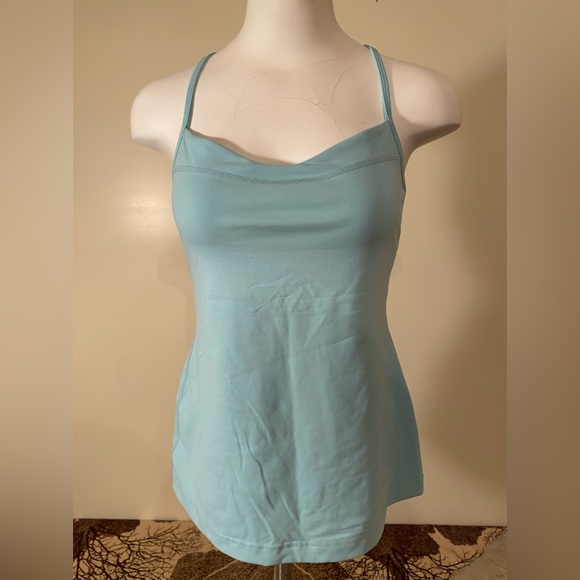 Tonic Active Yoga Top with Built in Shelf Bra Size Medium in EUC - Picture 1 of 7